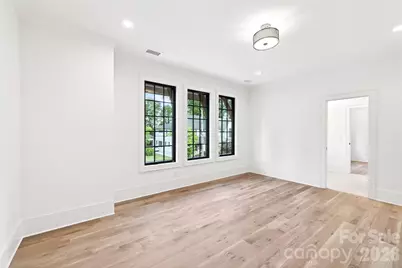 709 Bertonley Avenue, Charlotte, NC 28211 - Photo 29