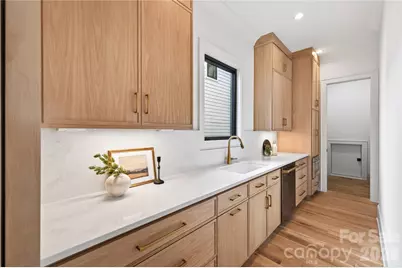 709 Bertonley Avenue, Charlotte, NC 28211 - Photo 9