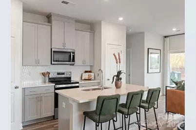8220 Hidden Springs Trail, Charlotte, NC 28216 - Photo 3