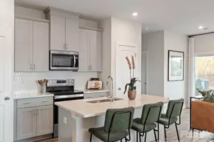 8220 Hidden Spgs Trl, Charlotte, NC 28216 - Photo 3