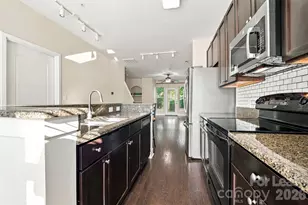 732 Seigle Point Dr, Charlotte, NC 28204 - Photo 17