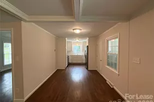 4834 Fairheath Rd, Charlotte, NC 28210 - Photo 5