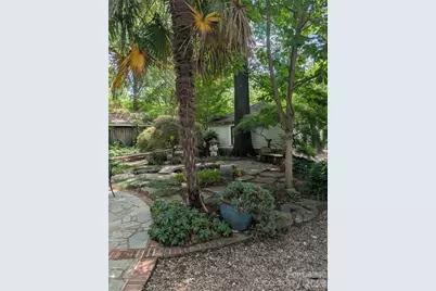 923 Henley Place, Charlotte, NC 28207 - Photo 23