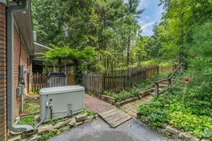 200 Heathcote Rd, Hendersonville, NC 28791 - Photo 43