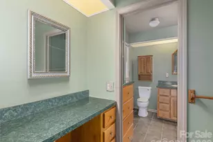 200 Heathcote Rd, Hendersonville, NC 28791 - Photo 27