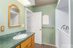 200 Heathcote Rd, Hendersonville, NC 28791 - Photo 29