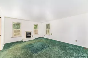 200 Heathcote Rd, Hendersonville, NC 28791 - Photo 7