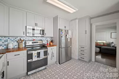 500 N Elm Street, Cherryville, NC 28021 - Photo 5