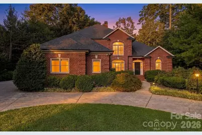 1515 8th Street NW, Hickory, NC 28601 - Photo 1