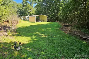 6197 Fox Gap St, Morganton, NC 28655 - Photo 3