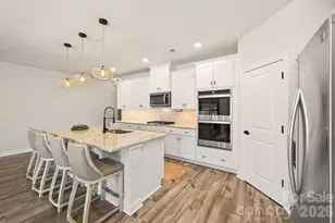 6411 Barcelona Wy, Charlotte, NC 28214 - Photo 7