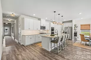 6411 Barcelona Wy, Charlotte, NC 28214 - Photo 5