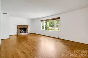 129 Whisperwood Dr, Hendersonville, NC 28791 - Photo 7