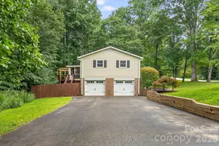129 Whisperwood Dr, Hendersonville, NC 28791 - Photo 35