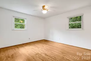 129 Whisperwood Dr, Hendersonville, NC 28791 - Photo 21