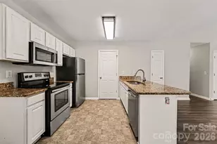 10104 Rockwood Rd, Charlotte, NC 28215 - Photo 11
