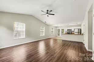 10104 Rockwood Rd, Charlotte, NC 28215 - Photo 7