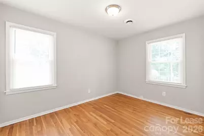 5054 Curtiswood Drive, Charlotte, NC 28213 - Photo 17