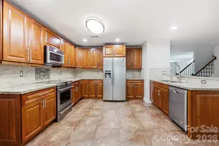 6324 Carpentaria Ct, Charlotte, NC 28215 - Photo 9