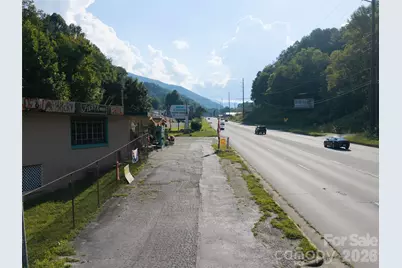 2881 Dellwood Road, Waynesville, NC 28786 - Photo 7