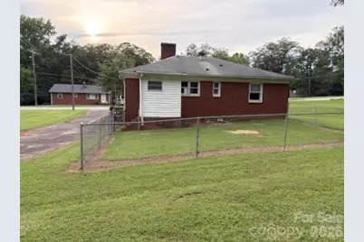 316 E Statesville Avenue, Mooresville, NC 28115 - Photo 5