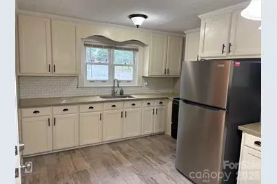 316 E Statesville Avenue, Mooresville, NC 28115 - Photo 11