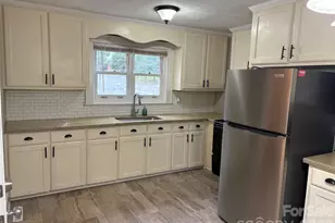 316 E Statesville Ave, Mooresville, NC 28115 - Photo 11