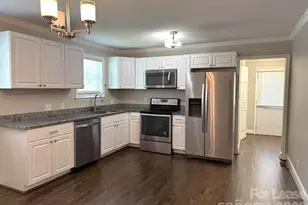 2401 Roslyn Ave, Charlotte, NC 28208 - Photo 3