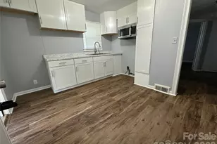 1012 Louise Rd, Winston Salem, NC 27107 - Photo 9