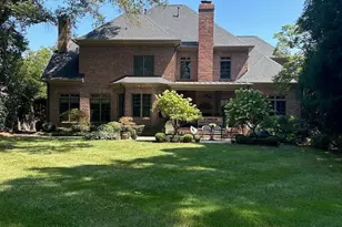 2720 Tanglewood Ln, Charlotte, NC 28211 - Photo 3