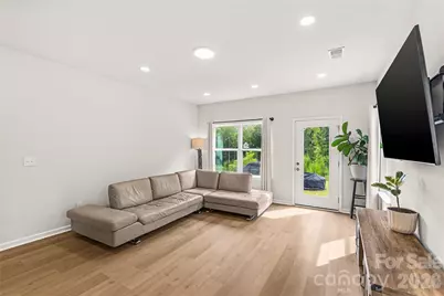 9022 Evercrisp Lane, Charlotte, NC 28215 - Photo 11