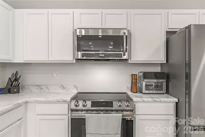 9022 Evercrisp Lane, Charlotte, NC 28215 - Photo 7