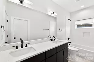 5044 Double Lakes Dr, Charlotte, NC 28212 - Photo 19
