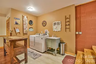 27 Winn Dr, Leicester, NC 28748 - Photo 27