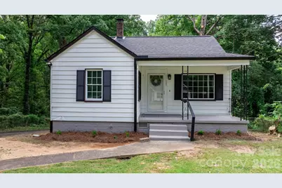 112 10th Avenue SE, Hickory, NC 28602 - Photo 1