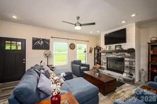 324 Plemmons Pl, Marion, NC 28752 - Photo 3