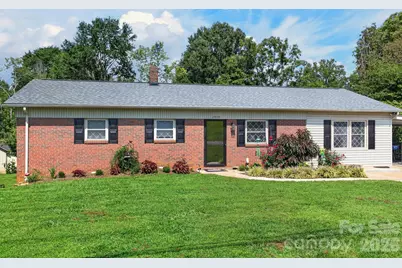 2559 Sweetbriar Circle, Lenoir, NC 28645 - Photo 1