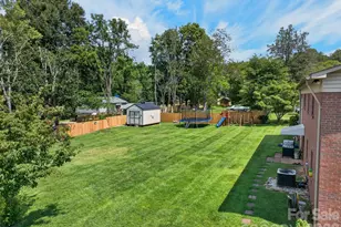 2559 Sweetbriar Cir, Lenoir, NC 28645 - Photo 9