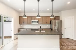 3103 Hutton Gdns Ln, Charlotte, NC 28269 - Photo 3