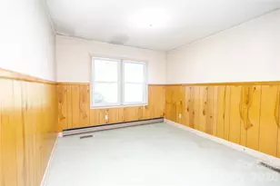 136 Marion St, Marion, NC 28752 - Photo 17