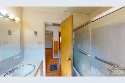 136 Marion Street, Marion, NC 28752 - Photo 27