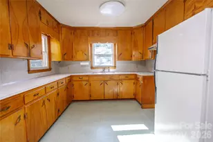 136 Marion St, Marion, NC 28752 - Photo 19