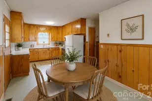 136 Marion St, Marion, NC 28752 - Photo 11