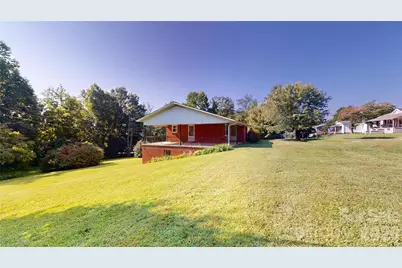136 Marion Street, Marion, NC 28752 - Photo 7
