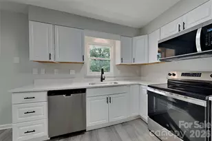 9428 White Cedar Ct, Charlotte, NC 28213 - Photo 9