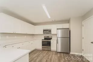 5930 Brookfield Pointe Dr, Charlotte, NC 28216 - Photo 5