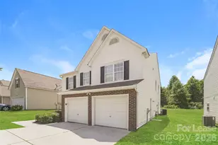 5930 Brookfield Pointe Dr, Charlotte, NC 28216 - Photo 3