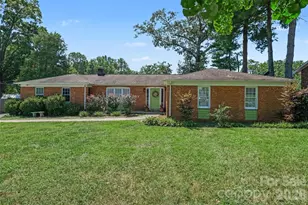 622 Carolina Ave S, Statesville, NC 28677 - Photo 1
