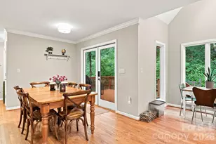 291 Merrills Chase Rd, Asheville, NC 28803 - Photo 9