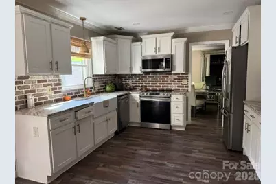 3709 Stoneglen Path, Charlotte, NC 28269 - Photo 3